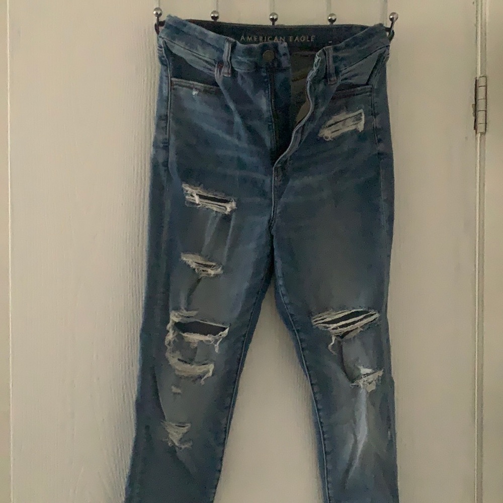 Light Wash Barely Worn American Eagle Jeans Size 6 Next Level Stretch